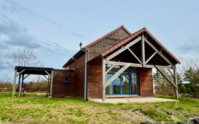 1537 - MAISON D'ARCHITECTE BIO CLIMATIQUE, DPE EN A , MATERIAUX ECOLOGIQUES SUR ENV 1000 m2 DE TERRAIN, A FIGEAC (LOT), A 5 MN DE TOUTES COMMODITES