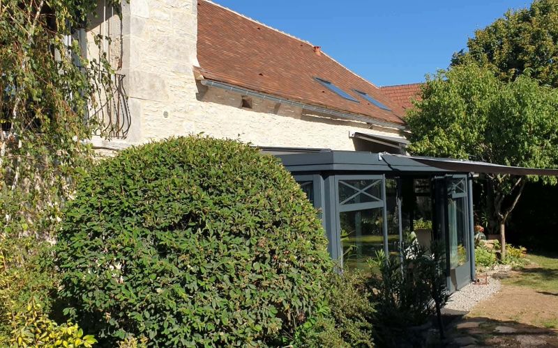 1623 - MAGNIFIQUE PROPRIÉTÉ AUX PRESTATIONS DE QUALITÉ, DANS UN ENVIRONNEMENT CALME ET PRÉSERVÉ, AVEC BEL ESPACE PISCINE, À SEULEMENT 9 MINUTES DE LIVERNON ET 29 MINUTES DE FIGEAC.