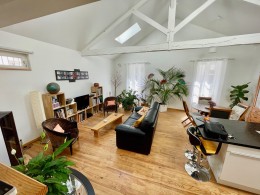 1448 - LUMINEUSE MAISON DE VILLE, STYLE LOFT, RENOVATION RECENTE, PLEIN CENTRE VILLE DE FIGEAC (LOT)