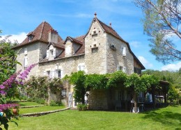 1142 - MAGNIFIQUE PROPRIETE DE CARACTERE AVEC DEPENDANCES , PISCINE , DANS UN BEL ENVIRONNEMENT PROCHE DE FIGEAC (LOT)