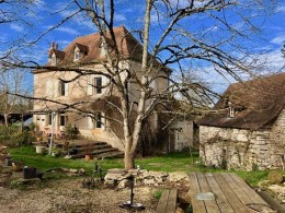 1280 - AUTHENTIQUE HAMEAU DU CAUSSE AVEC 19 HA DE TERRAINS, AUX ENVIRONS DE FIGEAC (LOT)