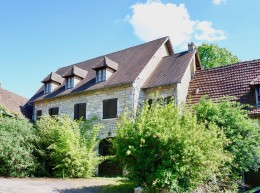 1304 - GRANDE BATISSE POUR ACCUEIL,  SUR LE CHEMIN DE  SAINT JACQUES DE COMPOSTELLE, PROCHE DE FIGEAC (LOT)