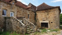 1472 - MAISON QUERCYNOISE DE CHARME,  EN PIERRES , AVEC SA GRANGE, AUX ENVIRONS DE FIGEAC  COTE AVEYRON
