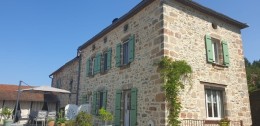 1619 - RAVISSANTE MAISON EN PIERRES, RENOVATION RECENTE , DANS UN VILLAGE PROCHE DE LACAPELLE MARIVAL (LOT) ET FIGEAC 1619 - RAVISSANTE MAISON EN PIERRES, RENOVATION RECENTE , DANS UN VILLAGE PROCHE DE LACAPELLE MARIVAL (LOT) ET FIGEAC