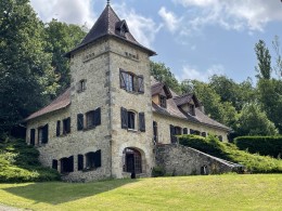 1470 - GRANDE DEMEURE AVEC SON SUPERBE PARC ARBORÉ ET SA PISCINE,  SUR 9416 m2,TRES PROCHE DE FIGEAC (LOT)