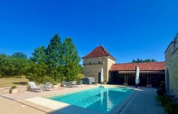 1584 - BELLE PROPRIÉTÉ D'EXCEPTION, AVEC PISCINE SUR PLUS DE 4 HA , MELANGE D'ANCIEN ET DE MODERNE TRES RÉUSSI, BEAUX VOLUMES, AUX ENVIRONS DE FIGEAC SUD, COTÉ AVEYRON 1584 - BELLE PROPRIÉTÉ D'EXCEPTION, AVEC PISCINE SUR PLUS DE 4 HA , MELANGE D'ANCIEN ET DE MODERNE TRES RÉUSSI, BEAUX VOLUMES, AUX ENVIRONS DE FIGEAC SUD, COTÉ AVEYRON
