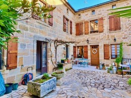 1581 - GRANDE MAISON DE CHARME AU CENTRE D'UN GROS BOURG TOUS COMMERCES, PROCHE DE FIGEAC (LOT) 1581 - GRANDE MAISON DE CHARME AU CENTRE D'UN GROS BOURG TOUS COMMERCES, PROCHE DE FIGEAC (LOT)