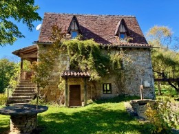 1575 - RAVISSANTE MAISON EN PIERRES, ANCIEN MOULIN, DATANT DE 1800, RÉNOVÉE EN 2015 , CHARME FOU, SUR 1 HA 2 DE TERRAIN , AVEC JACUZZI, AUX ENVIRONS DE FIGEAC SUD (LOT)