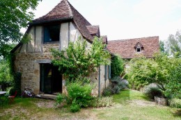 1418 - RAVISSANTE PROPRIETE DE CARACTERE AVEC DEUX DEPENDANCES, MATERIAUX ECOLOGIQUES, SUR 5169 m2, PROCHE DE FIGEAC