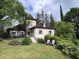 1620 - MAISON DE STANDING ENTIEREMENT RENOVÉE, AVEC VUE MAGNIFIQUE, BELLE ET GRANDE PISCINE , A FAYCELLES (LOT) UN DES PLUS BEAUX VILLAGES DE LA RÉGION, PROCHE FIGEAC 1620 - MAISON DE STANDING ENTIEREMENT RENOVÉE, AVEC VUE MAGNIFIQUE, BELLE ET GRANDE PISCINE , A FAYCELLES (LOT) UN DES PLUS BEAUX VILLAGES DE LA RÉGION, PROCHE FIGEAC