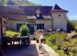 1582 - MAISON DE CARACTÈRE XVIIIe , DANS UN CADRE EXCEPTIONNEL , EN PLEINE NATURE, VALLEE DU CÉLÉ, SUR 8529 m2 DE TERRAIN, PROCHE DE FIGEAC (LOT) 1582 - MAISON DE CARACTÈRE XVIIIe , DANS UN CADRE EXCEPTIONNEL , EN PLEINE NATURE, VALLEE DU CÉLÉ, SUR 8529 m2 DE TERRAIN, PROCHE DE FIGEAC (LOT)