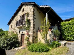 1550 - JOLIE MAISON QUERCYNOISE EN PIERRES AVEC VUE, JARDIN ET GARAGE DANS UN HAMEAU, TRES PROCHE DE FIGEAC (LOT)