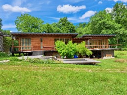 1610 - MAGNIFIQUE MAISON EN BOIS SUR PILOTIS , BIO CLIMATIQUE, SUR PLUS D'UN HECTARE, A QUELQUES MINUTES DE FIGEAC (LOT) 1610 - MAGNIFIQUE MAISON EN BOIS SUR PILOTIS , BIO CLIMATIQUE, SUR PLUS D'UN HECTARE, A QUELQUES MINUTES DE FIGEAC (LOT)