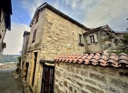 1611 - MAISON DE CARACTERE A RENOVER ENTIEREMENT , DANS LE MAGNIFIQUE VILLAGE DE CAPDENAC LE HAUT (LOT) 1611 - MAISON DE CARACTERE A RENOVER ENTIEREMENT , DANS LE MAGNIFIQUE VILLAGE DE CAPDENAC LE HAUT (LOT)