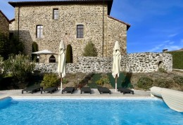 1422 - CHATEAU BASE XIVE , ENTIEREMENT RENOVE, AVEC GITES ET PISCINE, AUX ENVIRONS DE FIGEAC 