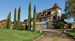 1586 -EXCEPTIONNEL DOMAINE DE CARACTÈRE AVEC PISCINE INTERIEURE, ASCENSEUR, VUE DOMINANTE SUR PLUS DE DEUX HECTARES, AUX PORTES DE FIGEAC (LOT/AVEYRON) 1586 -EXCEPTIONNEL DOMAINE DE CARACTÈRE AVEC PISCINE INTERIEURE, ASCENSEUR, VUE DOMINANTE SUR PLUS DE DEUX HECTARES, AUX PORTES DE FIGEAC (LOT/AVEYRON)