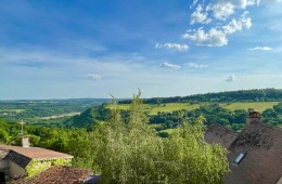 1379 - MAISON DE VILLAGE AVEC VUE, PROCHE DE FIGEAC (LOT)