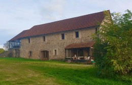 1579 - MAGNIFIQUE GRANGE RESTAURÉE, DATANT DE 1900, EN PIERRES, AUX ENVIRONS DE FIGEAC (LOT) 1579 - MAGNIFIQUE GRANGE RESTAURÉE, DATANT DE 1900, EN PIERRES, AUX ENVIRONS DE FIGEAC (LOT)