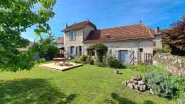 1432 - RAVISSANTE MAISON EN PIERRES AVEC SON JARDIN, DANS UN VILLAGE PITTORESQUE DE LA VALLEE DU LOT, PROCHE FIGEAC (LOT)