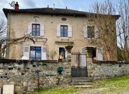 1477 - SUPERBE MAISON DE MAITRE  ELEGANTE, MAGNIFIQUEMENT RÉNOVÉE, DANS UN VILLAGE TYPIQUE PROCHE DE FIGEAC (LOT)