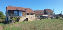 1622-SUPERBE ENSEMBLE EN PIERRES COMPRENANT UNE GRANGE ENTIÈREMENT RENOVÉE EN LOFT ET SA MAISON SUR 3HA TRÈS PROCHE DE FIGEAC 1622-SUPERBE ENSEMBLE EN PIERRES COMPRENANT UNE GRANGE ENTIÈREMENT RENOVÉE EN LOFT ET SA MAISON SUR 3HA TRÈS PROCHE DE FIGEAC