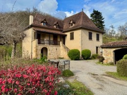 1533 - GRANDE VILLA SUR PLUS D'UN HECTARE AUX PORTES DE FIGEAC (LOT)