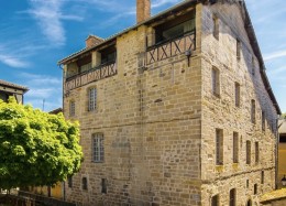 1524 - MAGNIFIQUE HOTEL PARTICULIER,  RESTAURATION DE QUALITE , AVEC CHAMBRES D'HOTES DE PRESTIGE,  TERRASSES RAVISSANTES , BELLES VUES , SECTEUR FIGEAC (LOT)