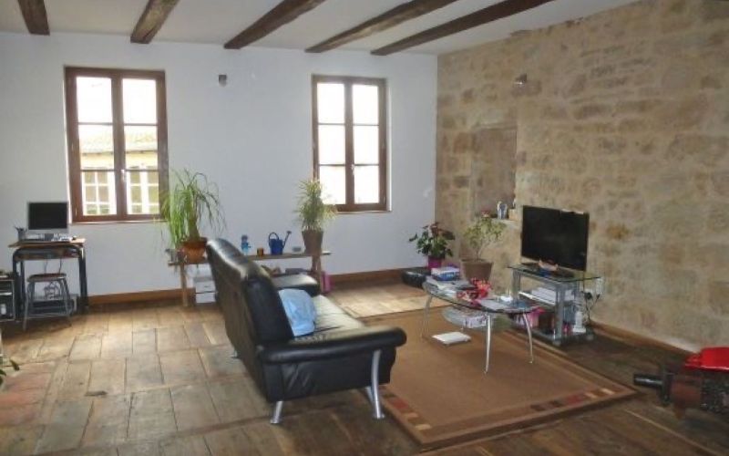 1452 - SUPERBE APPARTEMENT DE CARACTERE , CENTRE HISTORIQUE DE FIGEAC (LOT)