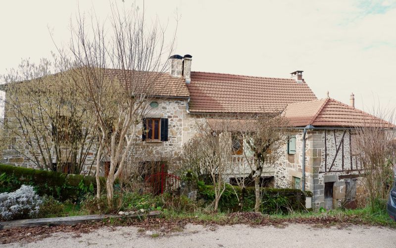 1351 - JOLIE MAISON EN PIERRES,  RENOVEE,  AUX ENVIRONS DE FIGEAC (LOT)
