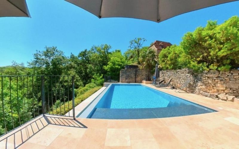 1523 - FORMIDABLE DOMAINE DE CARACTERE, COMPRENANT DEUX MAISONS QUERCYNOISES DE CHARME,  PISCINE A DEBORDEMENT ,  PARC ARBORÉ ET UNE VUE EPOUSTOUFLANTE, PROCHE DE FIGEAC (LOT)