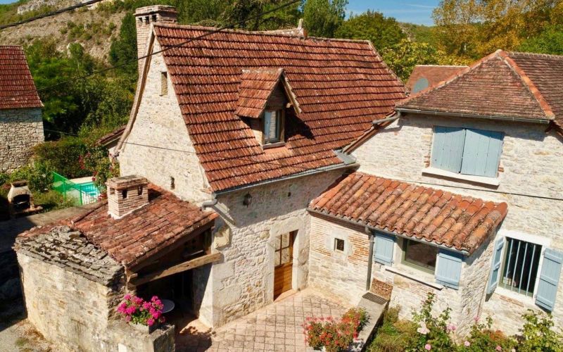 1423 -  MAISON QUERCYNOISE EN PIERRES RÉNOVÉEE AVEC PISCINE, DANS UN CHARMANT HAMEAU, VALLÉE DU CELE , AUX ENVIRONS DE FIGEAC (LOT)