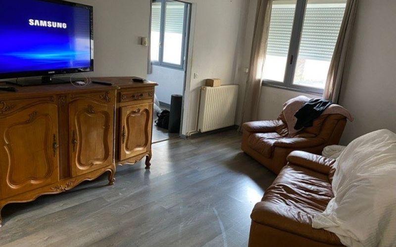 1475 - APPARTEMENT T3 LOUÉ, BON RAPPORT,  DANS IMMEUBLE CONTEMPORAIN , AVEC EMPLACEMENT DE PARKING A FIGEAC (LOT) CENTRE VILLE