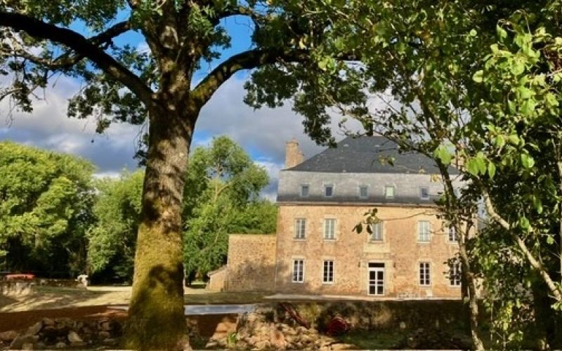 1530 -  SUPERBE MANOIR XVIIIe , RENOVATION ELEGANTE, AVEC DEPENDANCE,  PISCINE, TENNIS, SUR PLUS DE 4 HA, AU SUD DE FIGEAC (AVEYRON)