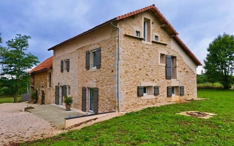 1574 - MAISON EN PIERRES , RESTAURÉE, AVEC  GRANGE ET FOUR A PAIN, AU CALME, ISOLÉE, PROCHE DE CAJARC (LOT) ET VILLENEUVE (AVEYRON)