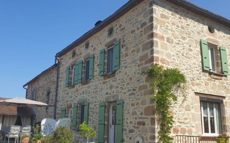 1619 - MAISON DE VILLAGE DE CHARME, EN PIERRES, RENOVATION RECENTE, AVEC JARDIN , AUX ENVIRONS DE FIGEAC (LOT)