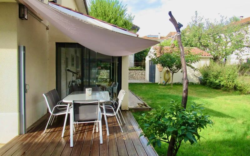 1528 - BELLE MAISON CONTEMPORAINE AVEC SPA, MATERIAUX DE QUALITÉ,  DANS FIGEAC (LOT) QUARTIER RESIDENTIEL